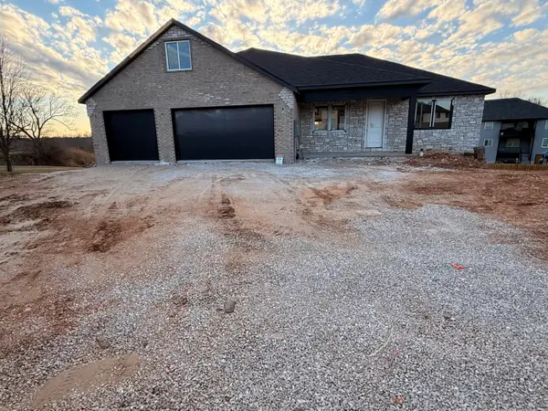 671 W Bridgewood Court, Springfield, MO 65803