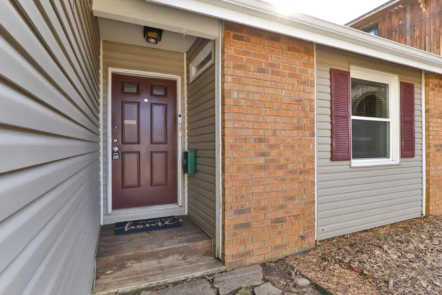 626 E 11th Street, Springfield, MO 65807 - #2