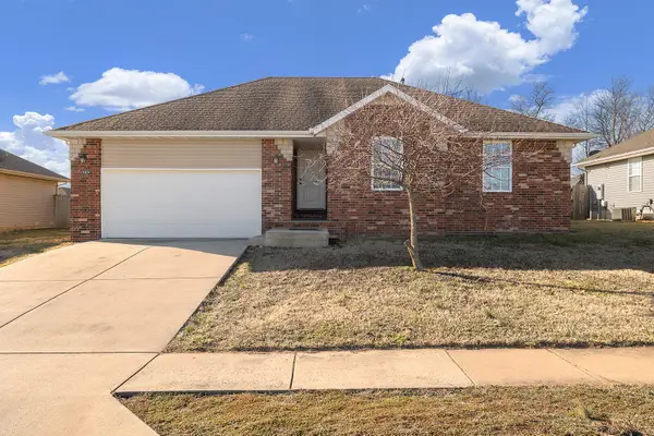 2504 W Chris Court, Ozark, MO 65721