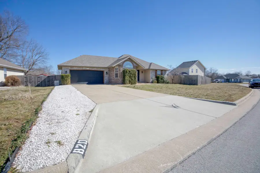 820 S Quade Road S, Springfield, MO 65802 - #2