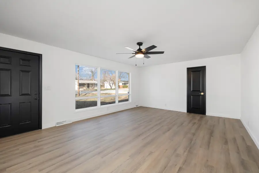 108 W Walnut Street, Nixa, MO 65714 - #3