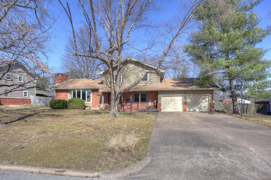 1131 Belle Air Place, Carthage, MO 64836 - #2