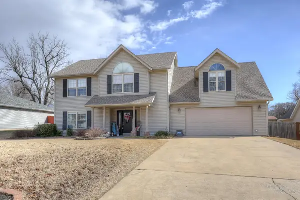 911 N Lincoln Street, Carterville, MO 64835