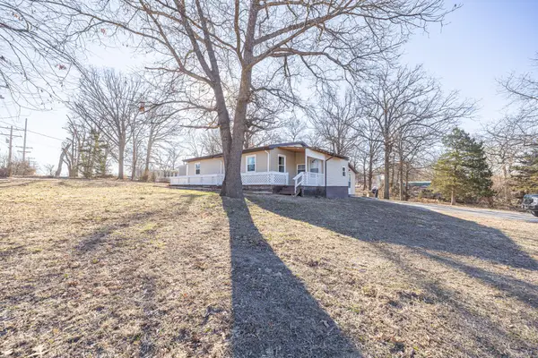21017 Kenwood Hills Road, Hermitage, MO 65668