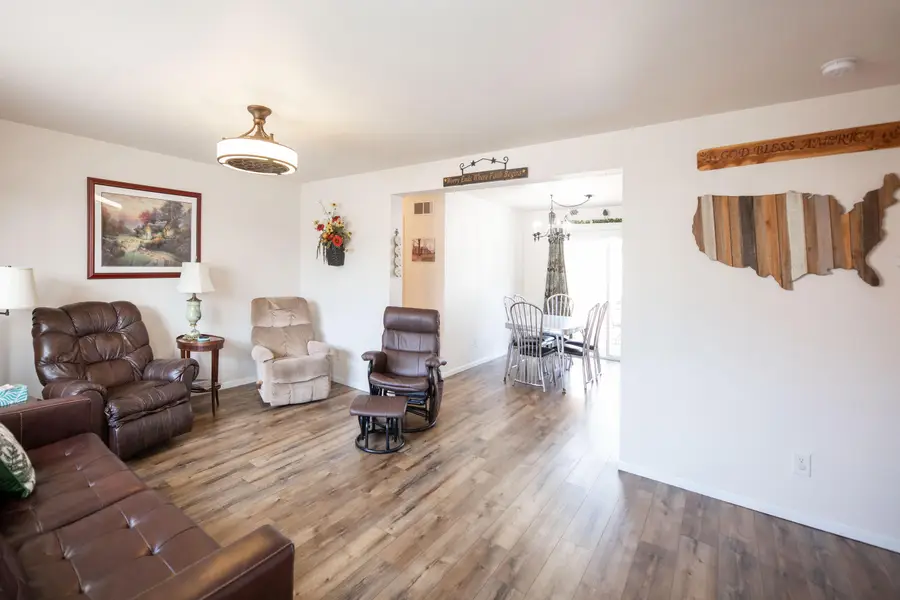 208 N Catamount Boulevard, Branson West, MO 65737 - #2