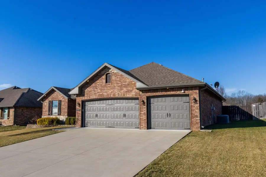 5739 S Cottonwood Drive, Battlefield, MO 65619 - #3