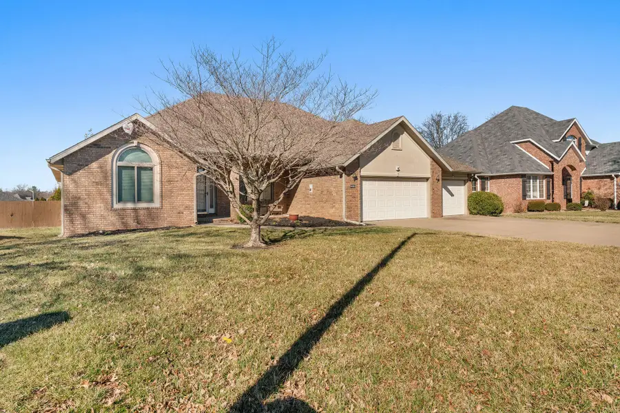 4491 S Park Avenue, Springfield, MO 65810 - #2