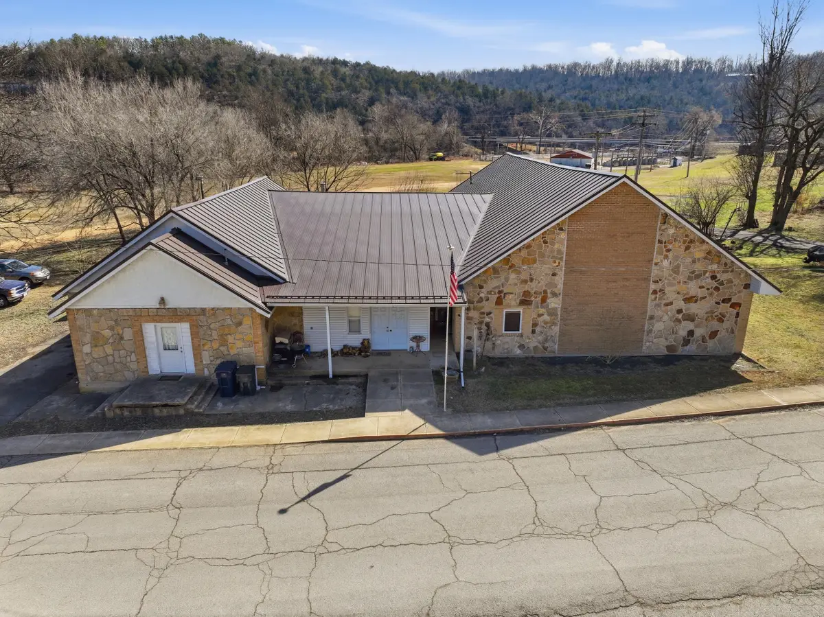 190 W Main Street, Gainesville, MO 65655 - #1