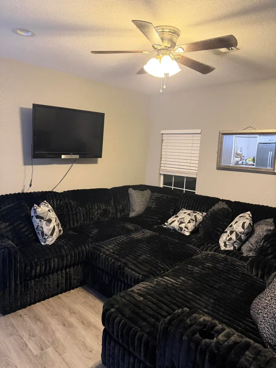 327 W Sherman Street, Neosho, MO 64850 - #2