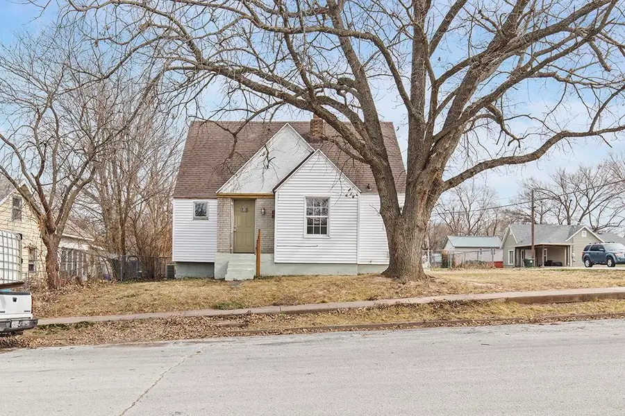 216 S Landrum Street, Mount Vernon, MO 65712 - #2