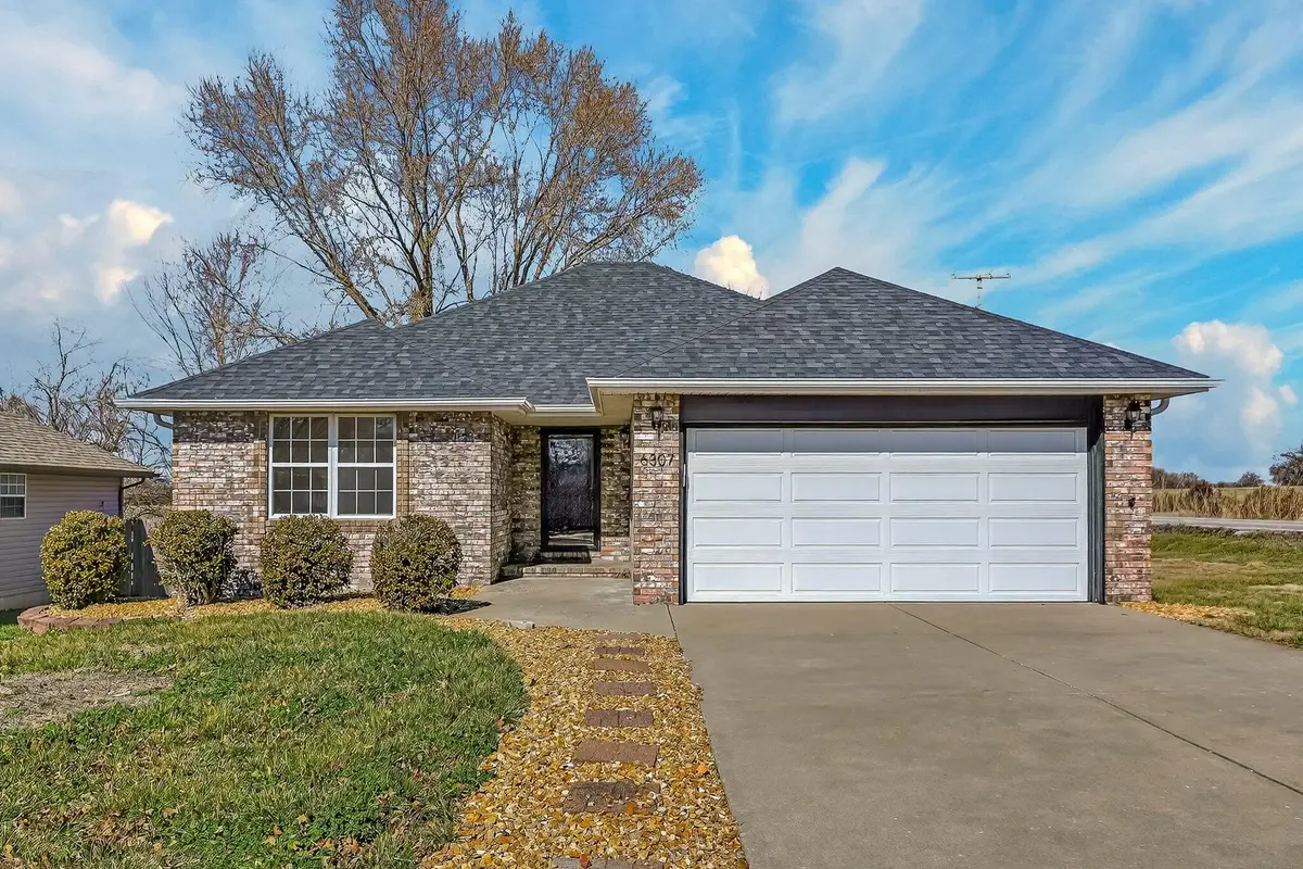 6307 W Cottonwood Road, Springfield, MO 65802 - #1