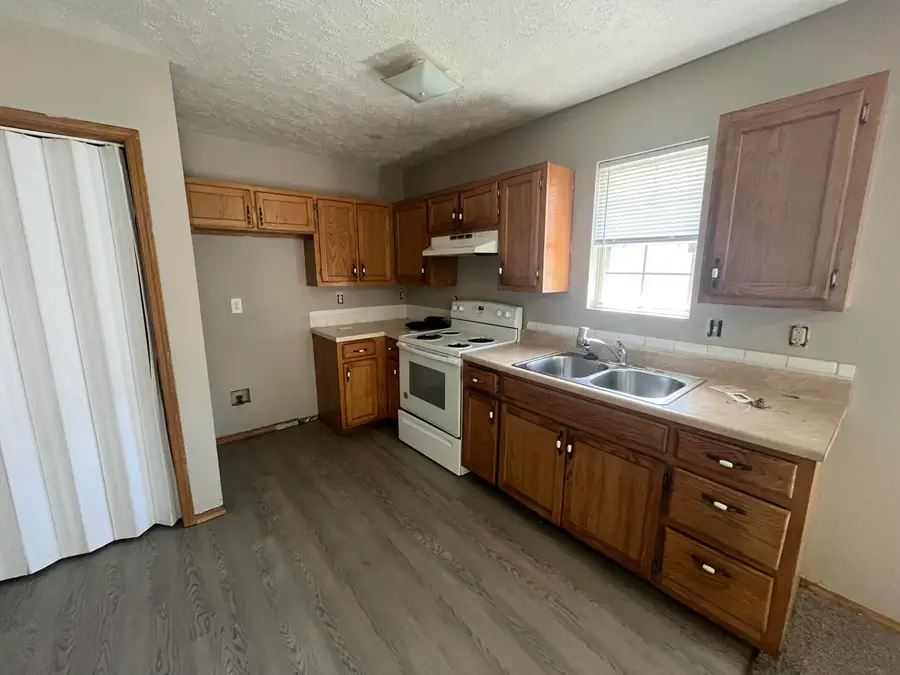 1608 W Lombard Street, Springfield, MO 65802 - #3