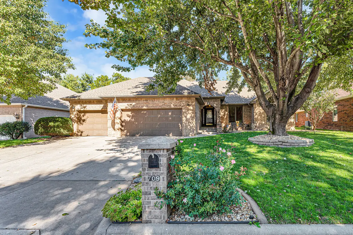 709 W Jackson Avenue, Nixa, MO 65714 - #1