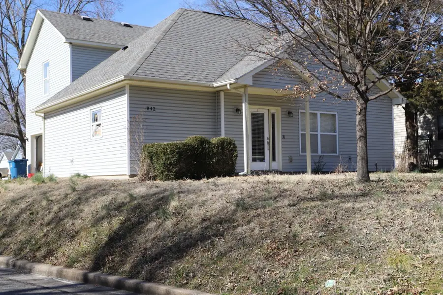 842 S Ozark Avenue, Joplin, MO 64801 - #2