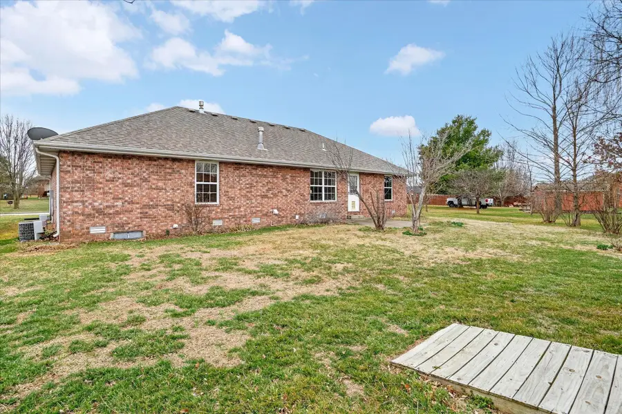 1103 E Chesapeake Drive, Ozark, MO 65721 - #3