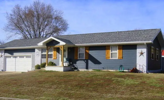 359 E Bedford Street, Marshfield, MO 65706 - #2