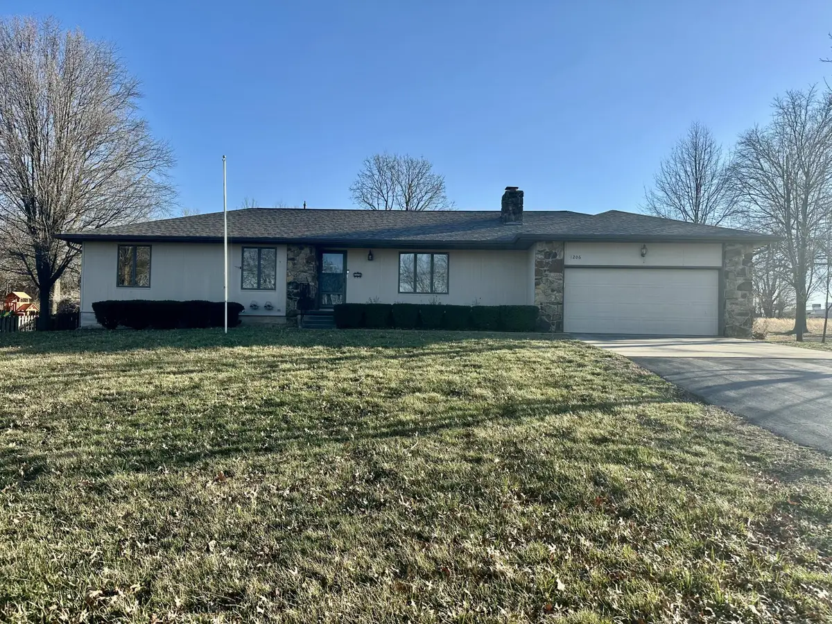 1206 Smith Avenue, Marshfield, MO 65706 - #1