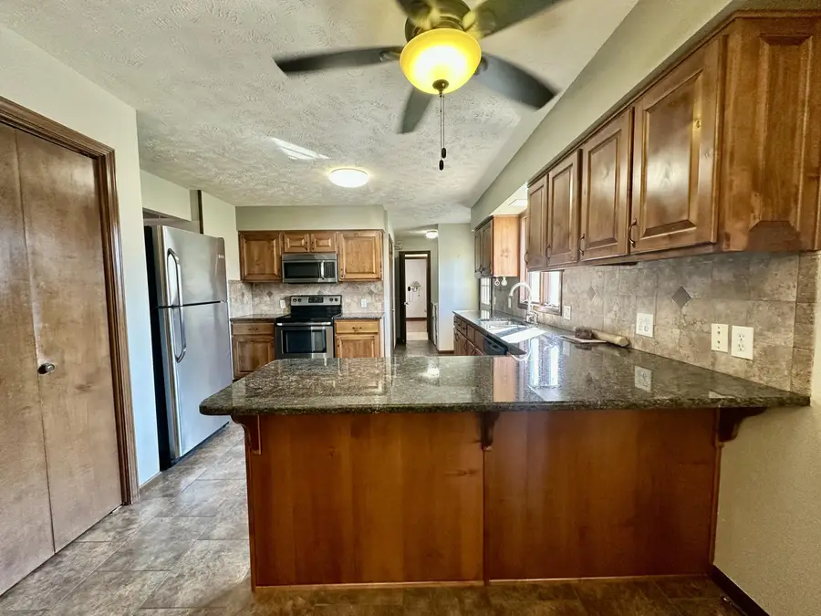 1206 Smith Avenue, Marshfield, MO 65706 - #3