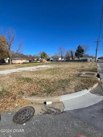 2009 E 4th Street, Joplin, MO 64801 - #2