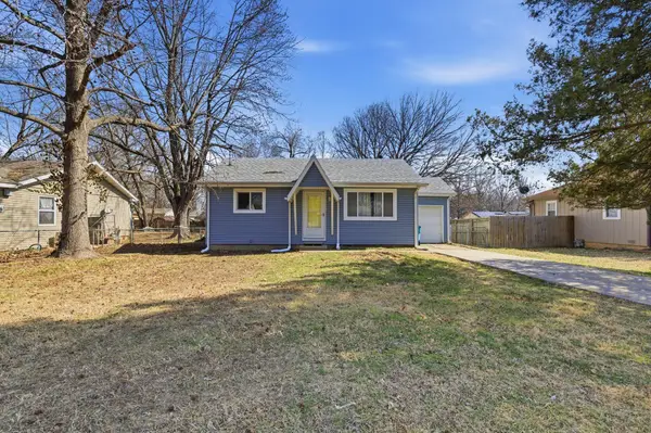 1104 S Bruce Avenue, Springfield, MO 65804