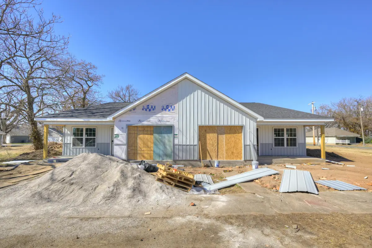 618 N Hall Street #A&B, Webb City, MO 64870 - #1