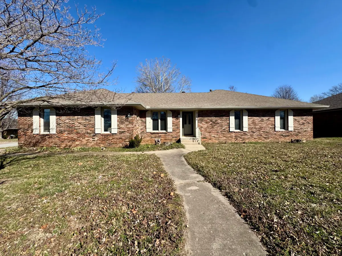 3158 S Roanoke Avenue, Springfield, MO 65807 - #1