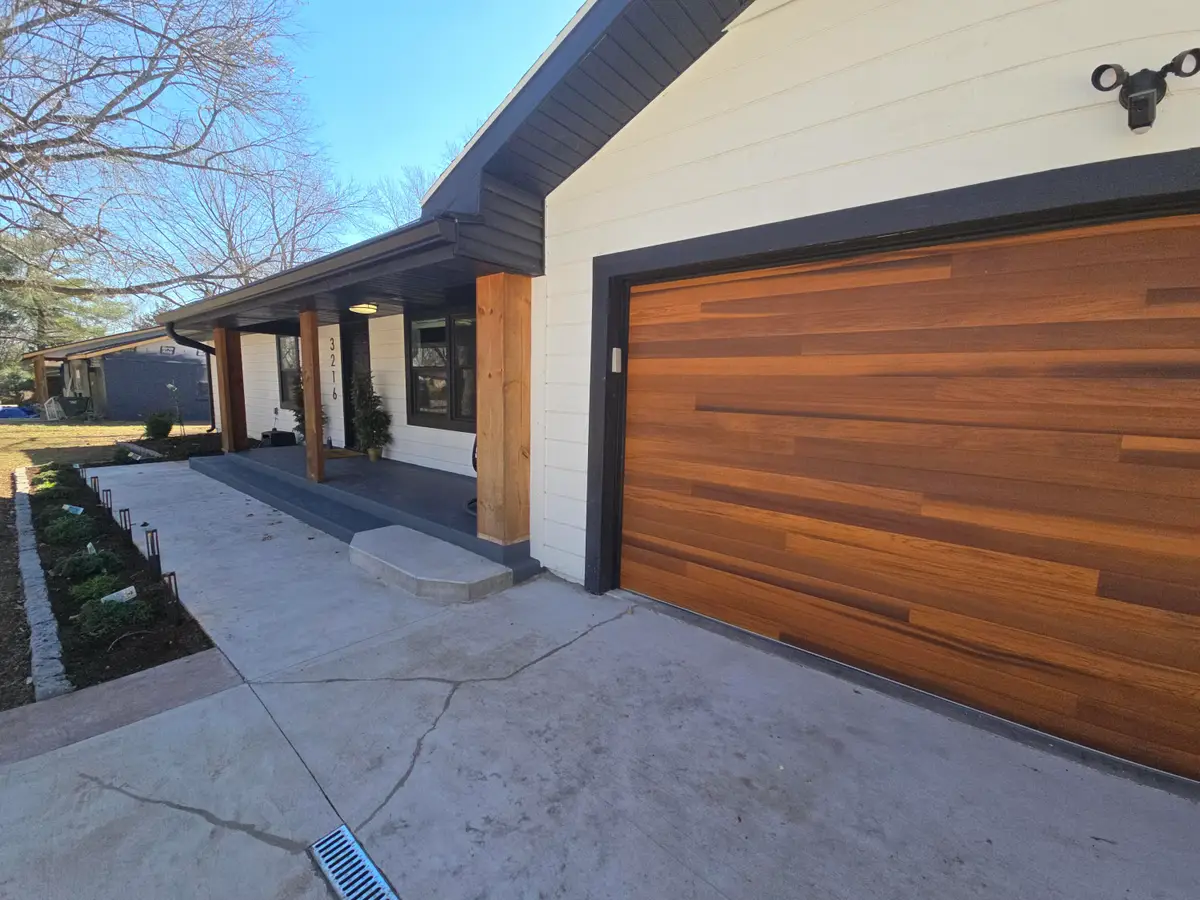 3216 W Ellison Drive, Springfield, MO 65810 - #1