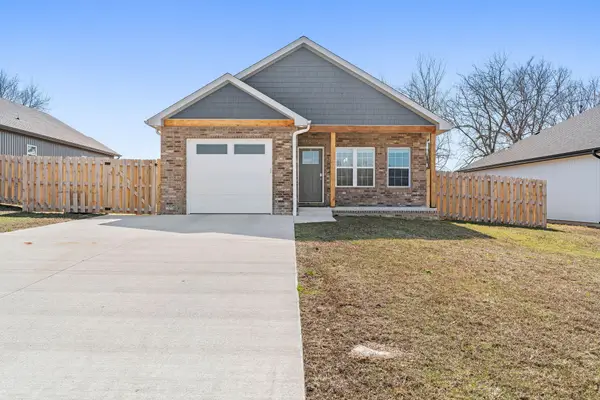 260 W Erin Circle, Bolivar, MO 65613