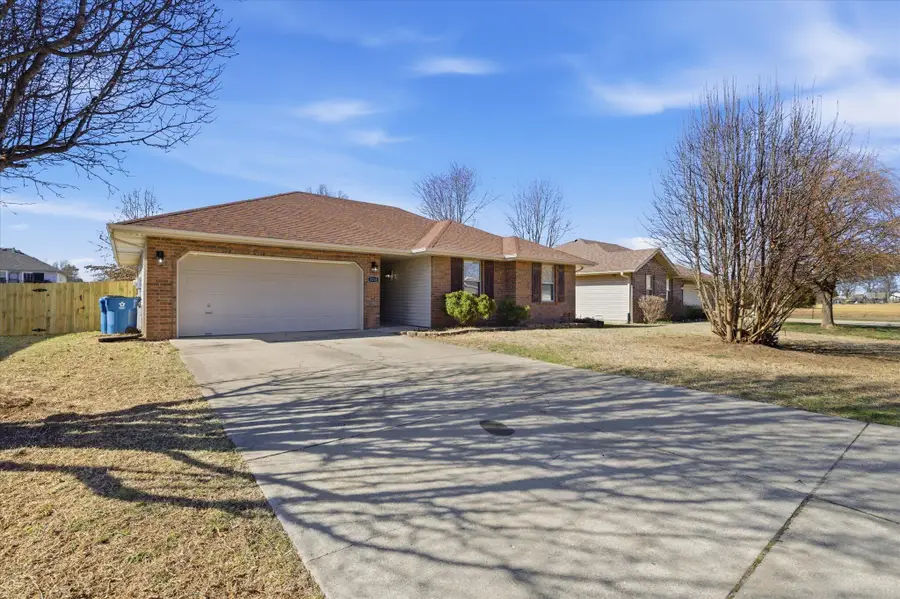 5215 S Honeysuckle Lane, Battlefield, MO 65619 - #2