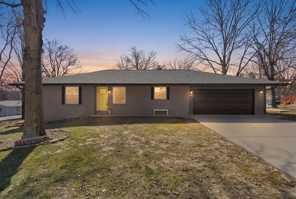 120 Oak Drive, Kimberling City, MO 65686