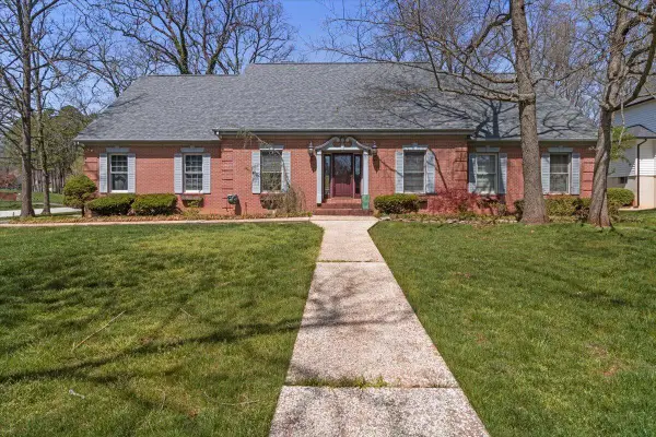 2111 Sycamore Drive, West Plains, MO 65775