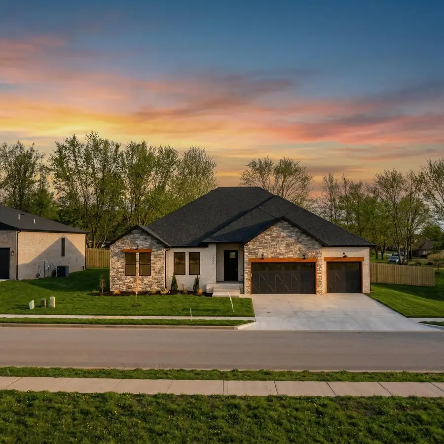 1676 E Cobblestone Drive, Ozark, MO 65721 - #2