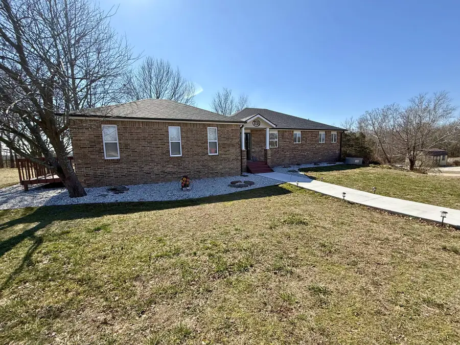 1138 E Forest Ridge Drive, Bolivar, MO 65613 - #2