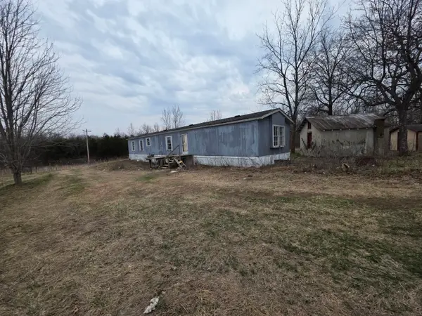 18339 Emmett Kelly Road, Houston, MO 65483