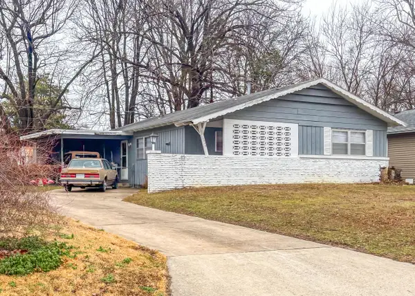 1449 E Berkeley Street, Springfield, MO 65804