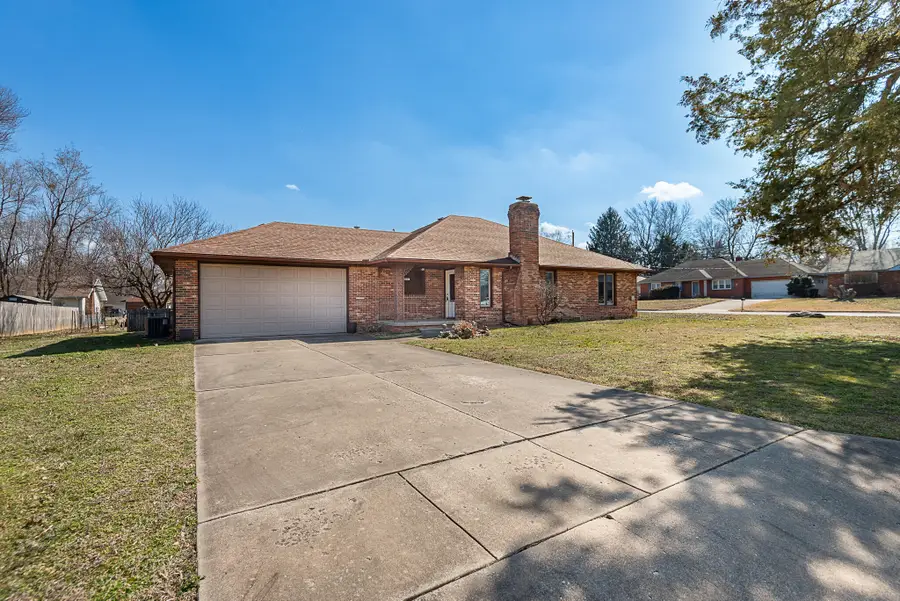 1240 S Arcadia Avenue, Springfield, MO 65804 - #2