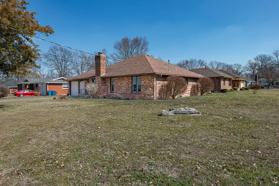 1240 S Arcadia Avenue, Springfield, MO 65804 - #3