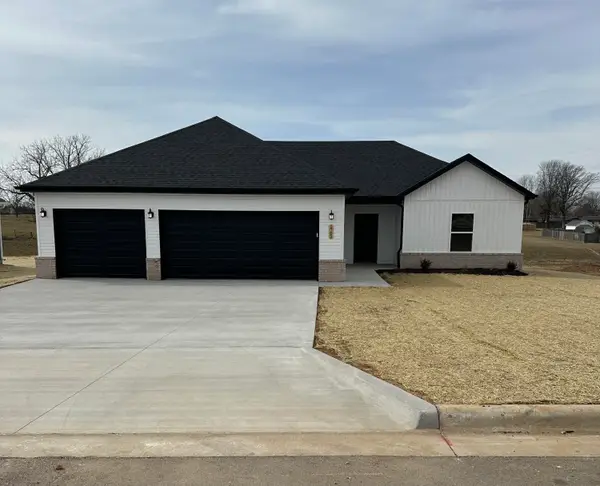 1702 Cash Drive, Mt Vernon, MO 65712
