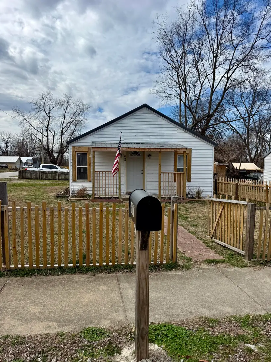 607 N Locust Street, Buffalo, MO 65622 - #2