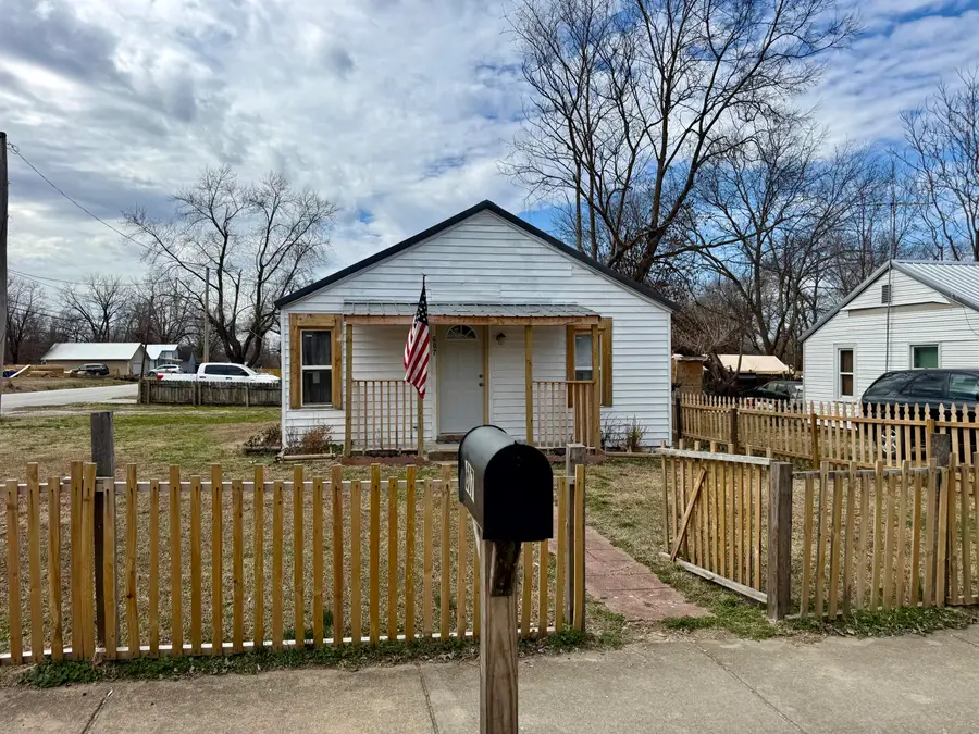 607 N Locust Street, Buffalo, MO 65622 - #3
