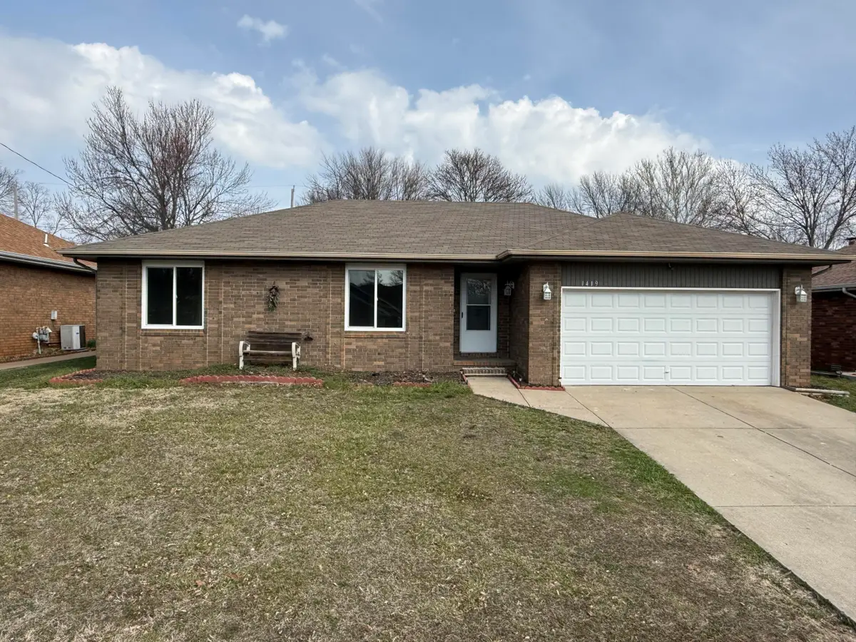 1419 W Whiteside Street, Springfield, MO 65807 - #1