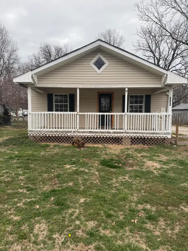 1929 W Calhoun Street, Springfield, MO 65802