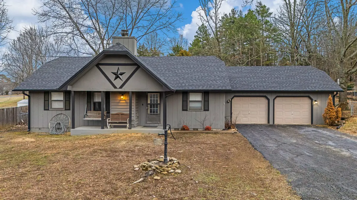 704 E Pamela Drive, West Plains, MO 65775 - #1