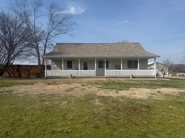 21561 Lawrence 1074, Monett, MO 65708