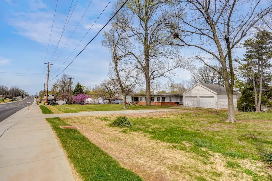 603 E Mt Vernon Street, Nixa, MO 65714 - #2