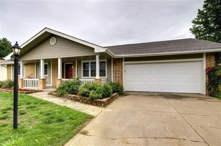 916 E Meadowlark Street, Springfield, MO 65810 - #3