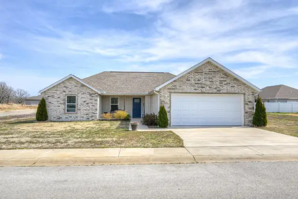 17915 Laredo Road, Neosho, MO 64850