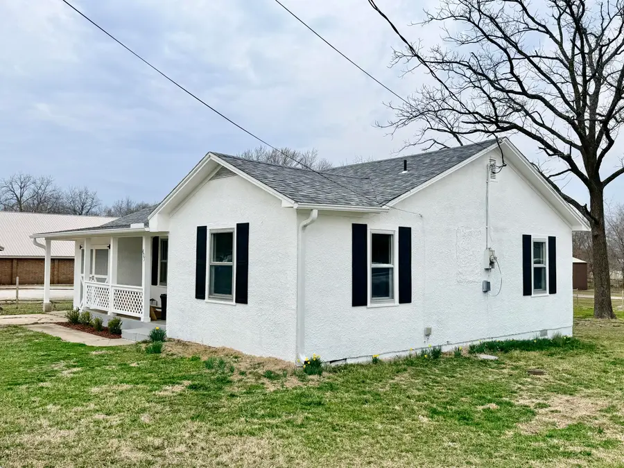 405 W 1st Street, Mountain Grove, MO 65711 - #2