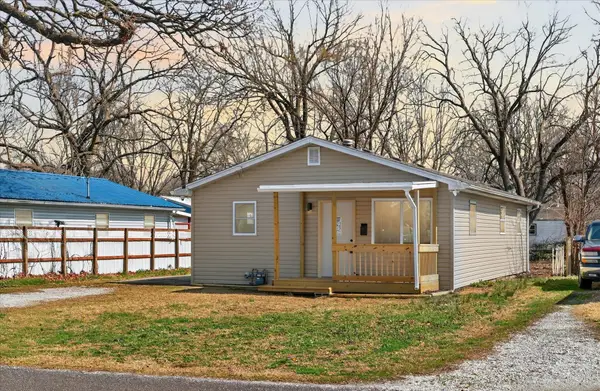 2024 N Columbia Avenue, Springfield, MO 65803