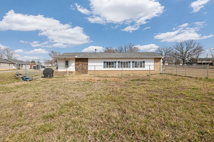 1302 Valley Avenue, Ava, MO 65608 - #2